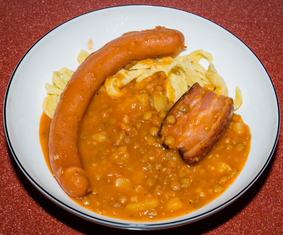 Linsen und Spätzle